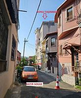 Sarıyer'de Hisseli 3 Katlı Kargir Apartman