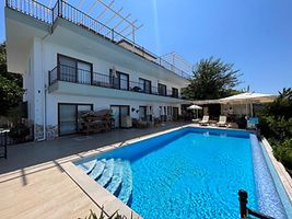 Kalkan Üzümlü Köyü'nde Yüksek Kira Getirili, Butik Otel Potansiyelli Villa