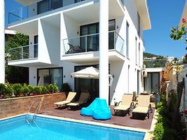 Kalkan’da Havuzlu 2+1 Villa Konforunda Yaşam