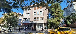 Eyüpsultan Bulvarı'nda 179 m2 Köşe Depolu Dükkan