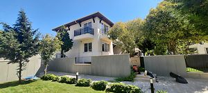 KİRALIK-Miramar Evleri A Blok – Büyükçekmece’de 7+1 Lüks Villa