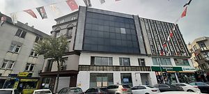 Bayrampaşa Abdi İpekçi Caddesi'nde 6 Katlı Ticari Bina