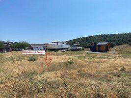 İzmir Seferihisar Sığacık'ta Hisseli 3.580 m2 Kerpiç Damı Olan Tarla (AS-00223)