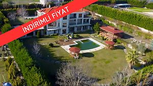Büyükçekmece'de Müstakil Havuzlu Lüks Tepekent Villa (306588)