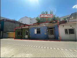 Ezine Camikebir Mahallesi'nde Hisseli 2 Adet Tek Katlı Kargir Yapı (BS-01075)