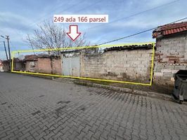 Manisa Saruhanlı Halitpaşa'da Hisseli Avlulu Ev