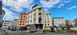 Sultanbeyli Adil Mahallesi'nde 102 m2 Depolu Dükkan