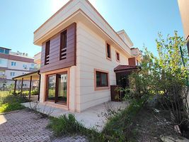 Kepez Altınova Orta Mahallesi'nde 2 Katlı Villa