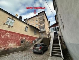 Bitlis Merkez Atatürk Mahallesi'nde 4 Katlı Kargir Ev Bahçesi (302551)