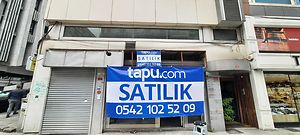 Şişli Halaskargazi Caddesi'nde Kaymakamlık Binası Yanı Depolu Köşe Dükkan