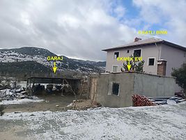 Burdur Çavdır Kozağaç'ta 2 Katlı Bina Ve Arsası