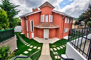 KİRALIK -Zekeriyaköy Garanti Koza Evlerinde Havuzlu 6A Villa