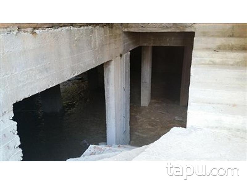 Aydın Kuşadası'nda Natamam (Olduğu Haliyle) 3+1 Daire
