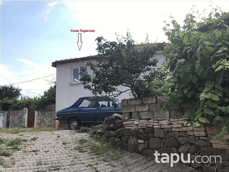 Balıkesir Altıeylül Meryemdere Köyü'nde Bahçeli Kargir Ev ve Ahır