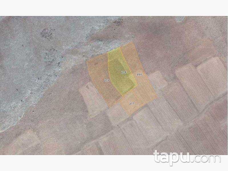 Isparta Gelendost Madenli Köyünde 4.150 m2 Tarla