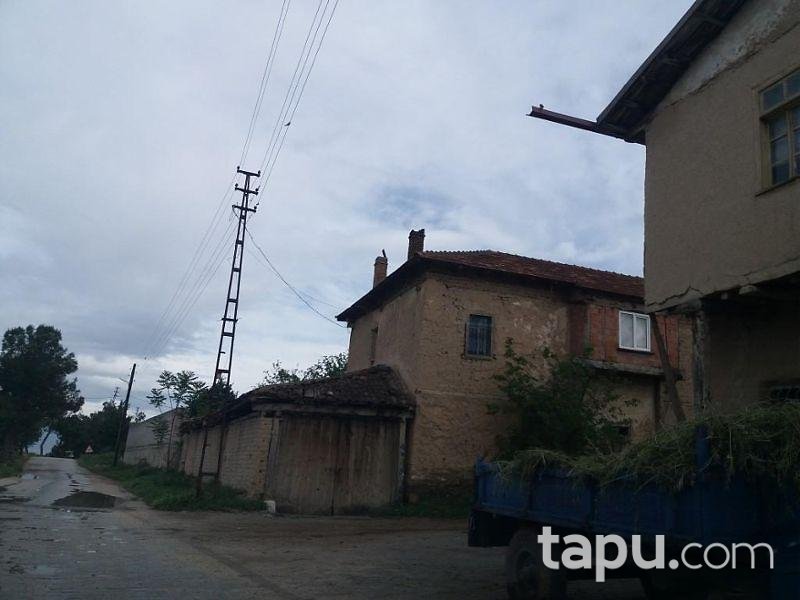 Afyonkarahisar Dazkırı Yukarı Yenice Köyünde Müstakil Ev