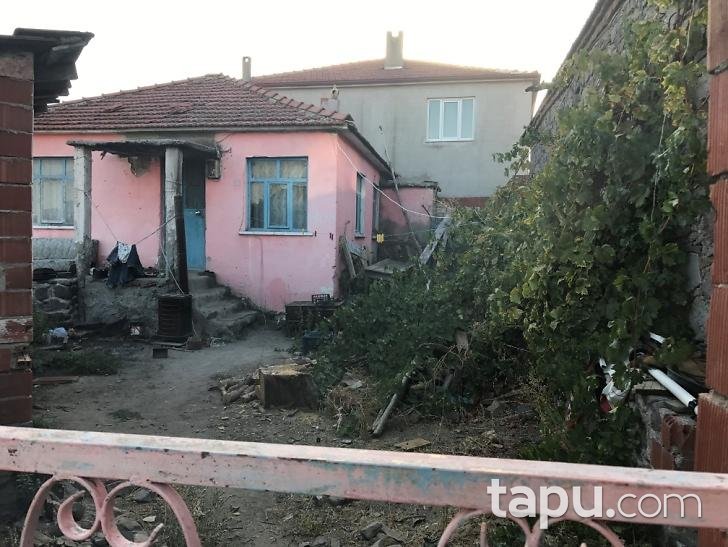 Balıkesir Ayvalık Çamoba Mahallesinde Kargir Ev
