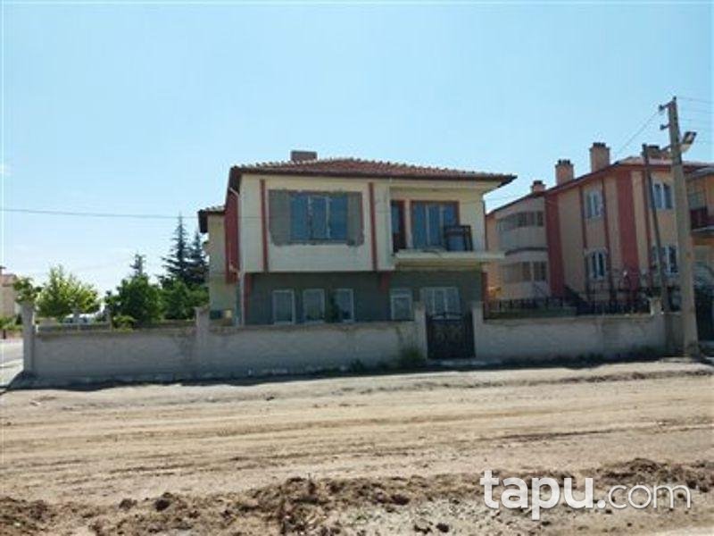 Afyonkarahisar Bolvadin Bademli Mahallesinde 2 Katlı Müstakil Ev