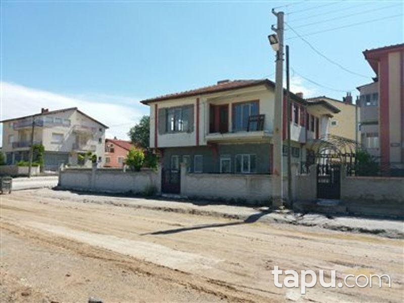 Afyonkarahisar Bolvadin Bademli Mahallesinde 2 Katlı Müstakil Ev