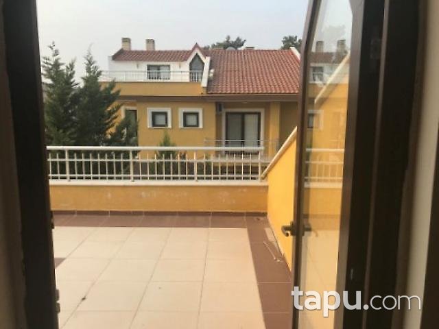 Aydın Kuşadası Soğucak Mahallesinde 296m2 Tripleks Daire
