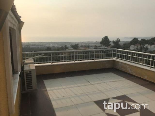 Aydın Kuşadası Soğucak Mahallesinde 296m2 Tripleks Daire