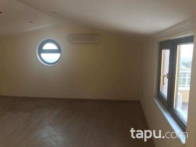 Aydın Kuşadası Soğucak Mahallesinde 296m2 Tripleks Daire