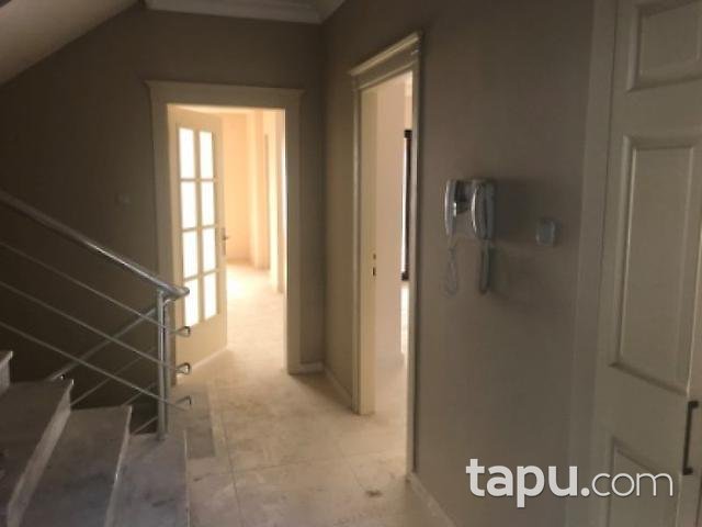 Aydın Kuşadası Soğucak Mahallesinde 296m2 Tripleks Daire