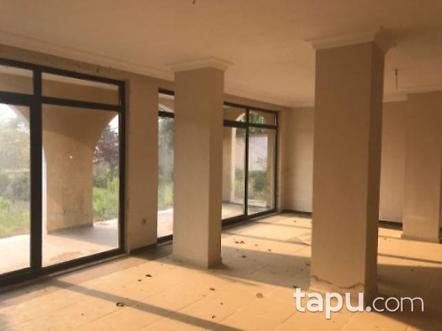 Aydın Kuşadası Soğucak Mahallesinde 296m2 Tripleks Daire