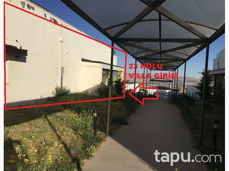 Ankara Gölbaşı Hacılar Mahallesi'nde 465 m2 4+1 Villa