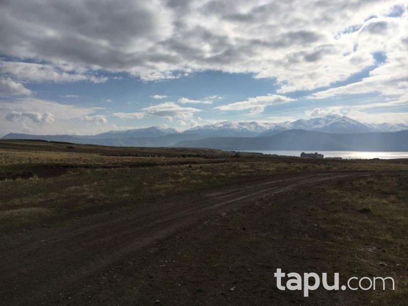 Bitlis Tatvan Karşıyaka Mahallesinde 871 m2 İmarlı Arsa