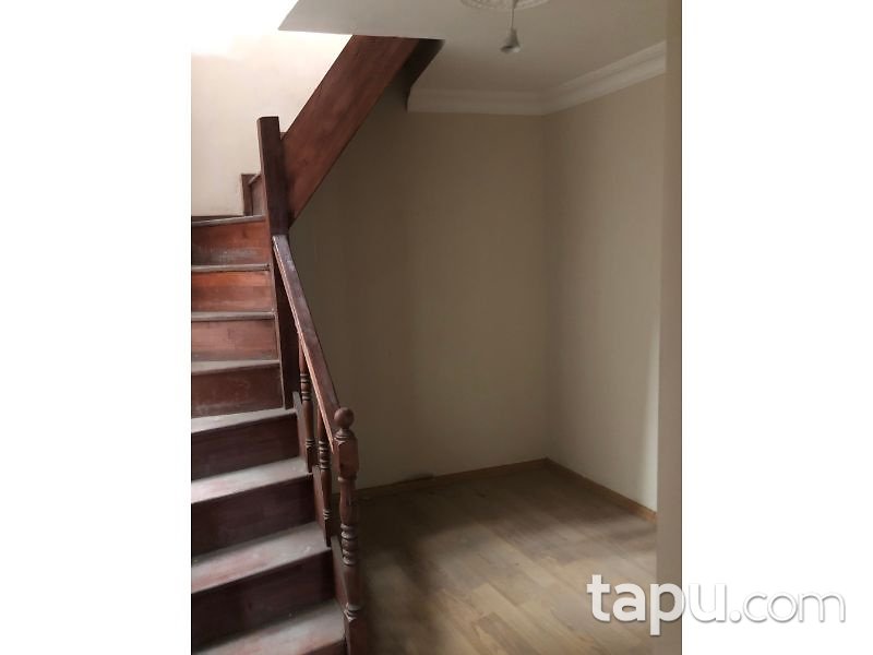 İstanbul Sultangazi Uğur Mumcu Mahallesinde 160 m2 4+1 Dubleks Daire