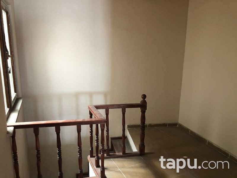 İstanbul Sultangazi Uğur Mumcu Mahallesinde 160 m2 4+1 Dubleks Daire