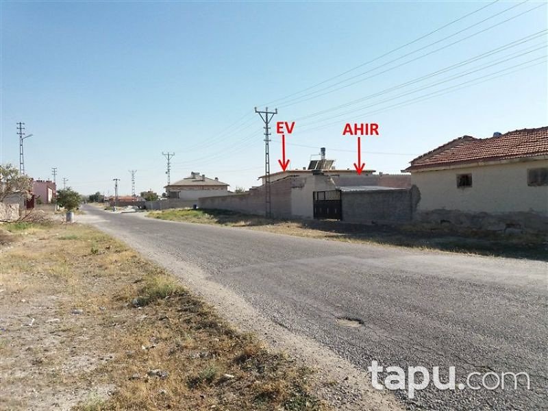 Konya Karapınar Cumhuriyet Mahallesinde 230 m2 Bina
