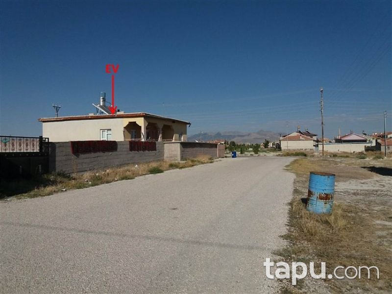 Konya Karapınar Cumhuriyet Mahallesinde 230 m2 Bina