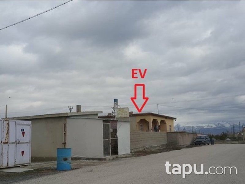 Konya Karapınar Cumhuriyet Mahallesinde 230 m2 Bina