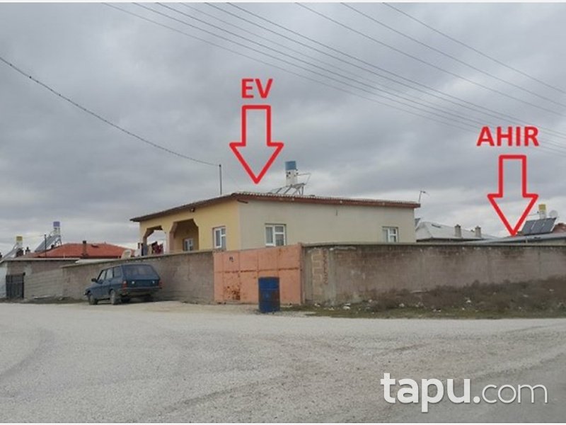 Konya Karapınar Cumhuriyet Mahallesinde 230 m2 Bina