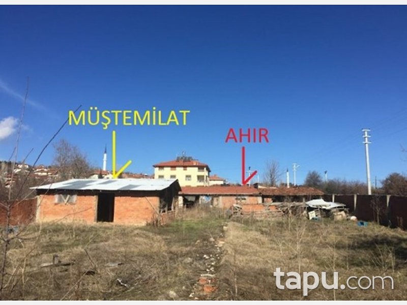 Kütahya Emet Yenice Köyünde Kargir Ev ve Ahır