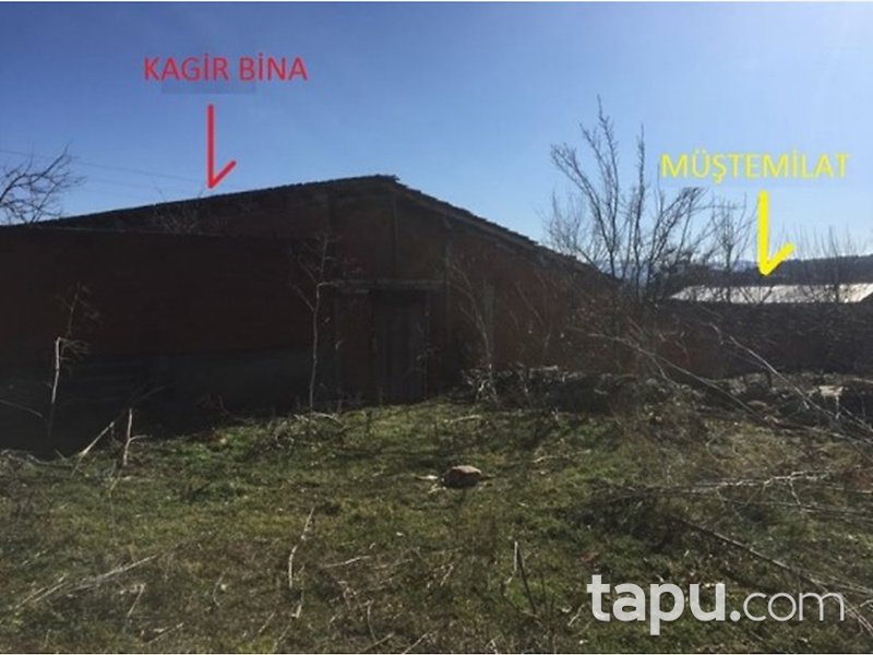 Kütahya Emet Yenice Köyünde Kargir Ev ve Ahır