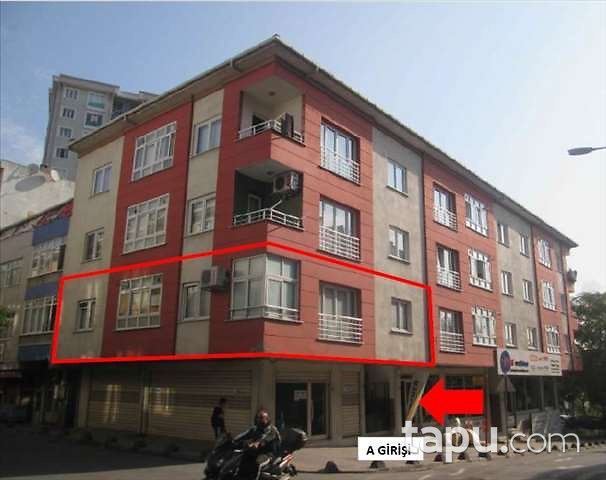 İstanbul Bağcılar Yeni Mahallesinde 3+1 132 m2 Daire