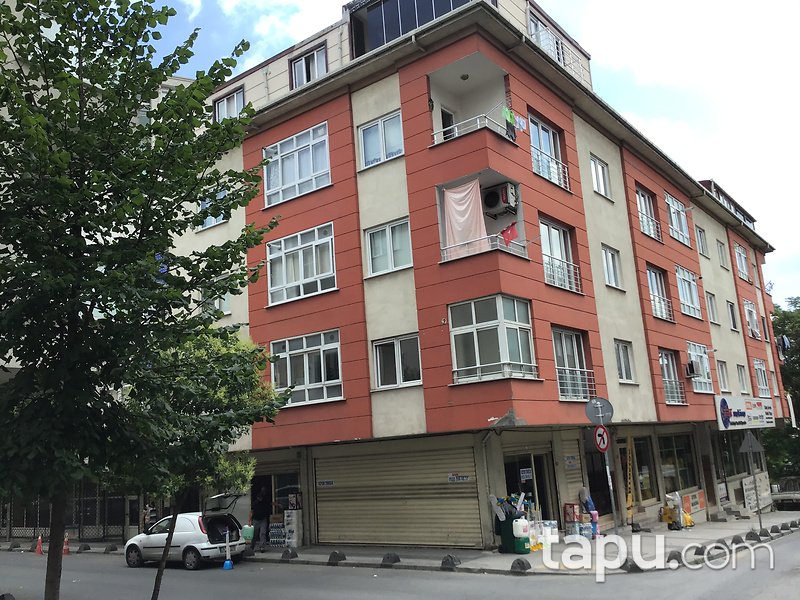 İstanbul Bağcılar Yeni Mahallesinde 3+1 132 m2 Daire