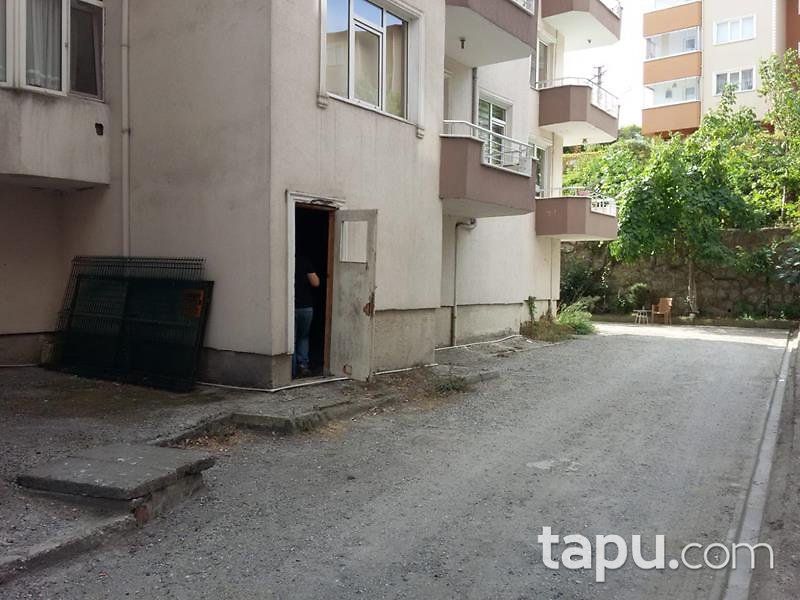 Kocaeli Gölcük Atatürk Mahallesinde 150 m2 Dükkan