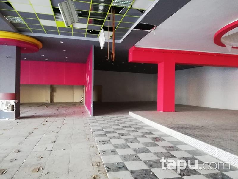 Manisa Salihli Festiva Alışveriş Merkezi'nde 158 m2 2 Adet Dükkan