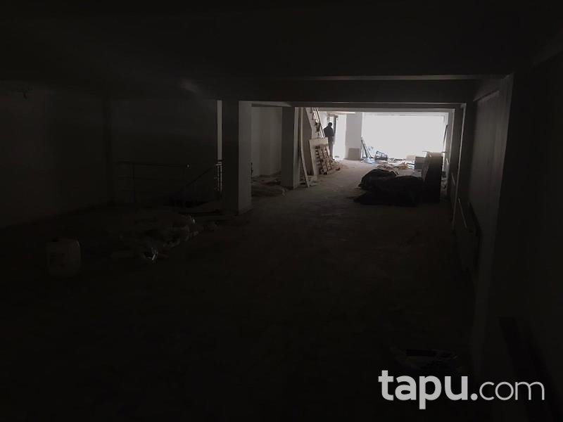 Çanakkale Ezine Camikebir Mahallesi'nde 370 m2 Depolu Dükkan