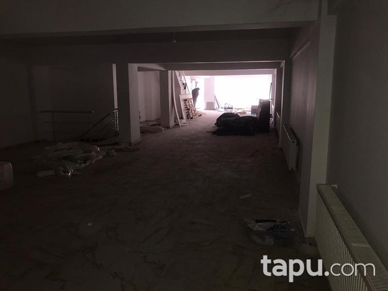Çanakkale Ezine Camikebir Mahallesi'nde 370 m2 Depolu Dükkan