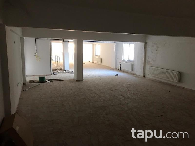 Çanakkale Ezine Camikebir Mahallesi'nde 370 m2 Depolu Dükkan