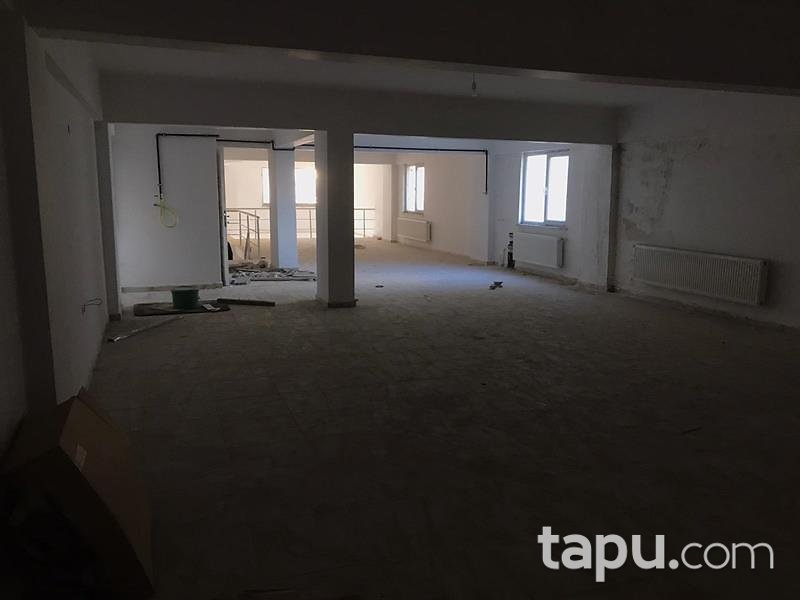 Çanakkale Ezine Camikebir Mahallesi'nde 370 m2 Depolu Dükkan