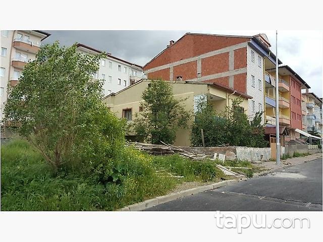 Sivas Merkez Diriliş Mahallesi'nde 223 m2 Kargir Ev ve Arsası