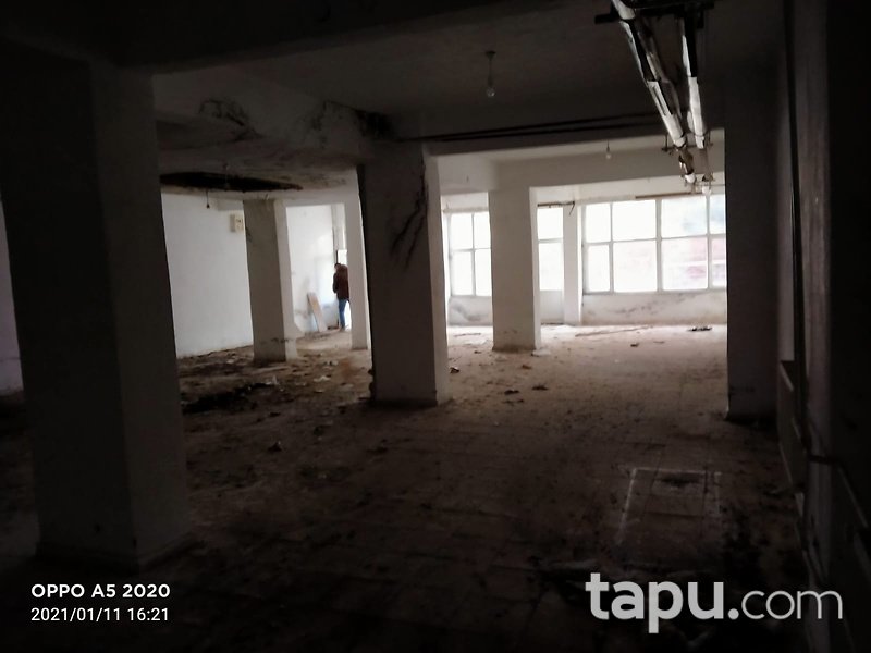 Bilecik Merkez Ertuğrul Gazi Mahallesi'nde İskanlı 202m2 Depo