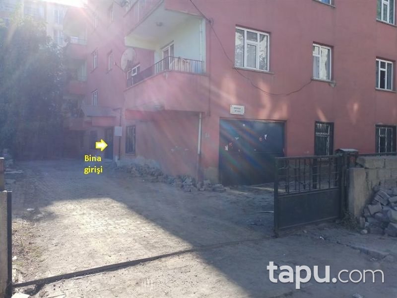 Bitlis Tatvan Saray Mahallesi'nde 3+1 İskanlı Daire