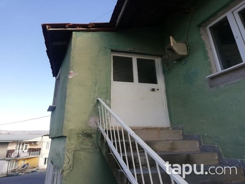 Manisa Namık Kemal Mahallesi'nde 2+1 Daire